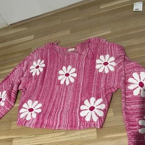 Super cute Altar’d state sweater